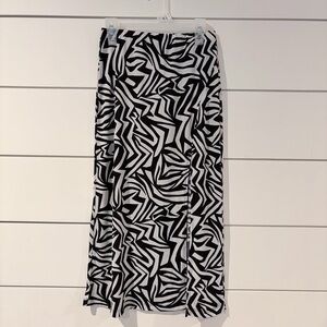 Windsor Women’s Black White Abstract Print Midi Skirt Side Slit Small Like New